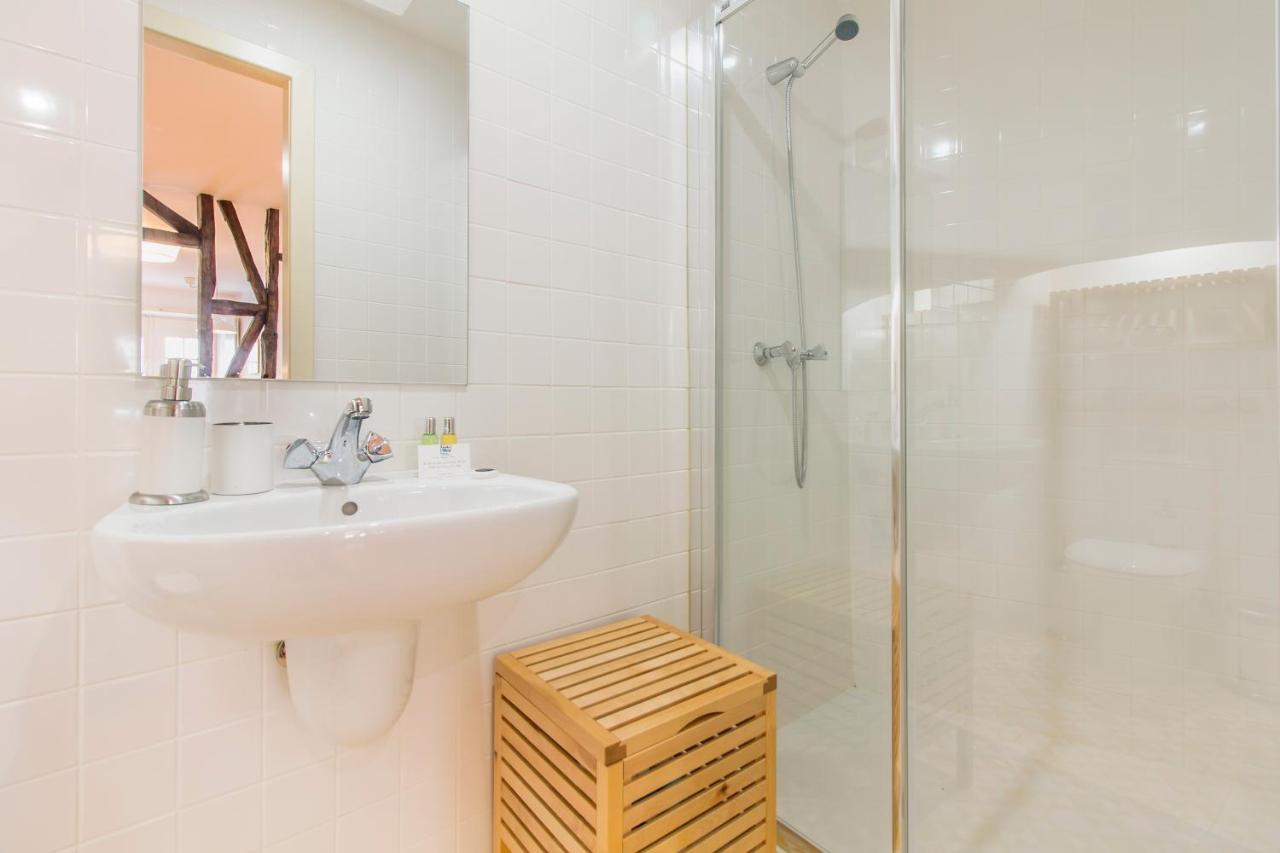Guest Inn Alfama Apartments Lisbon Luaran gambar